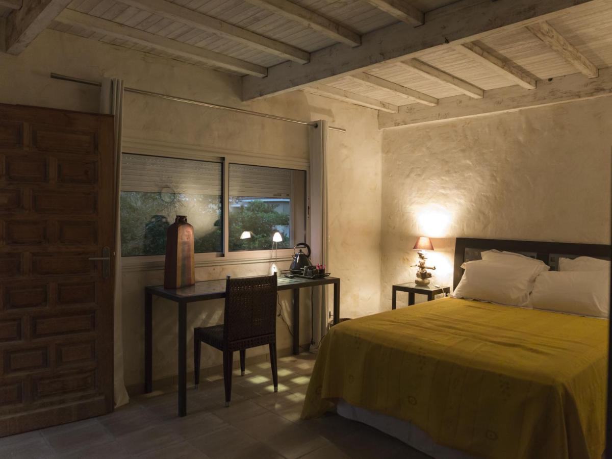 La Casa Nert Hotel Millas Стая снимка