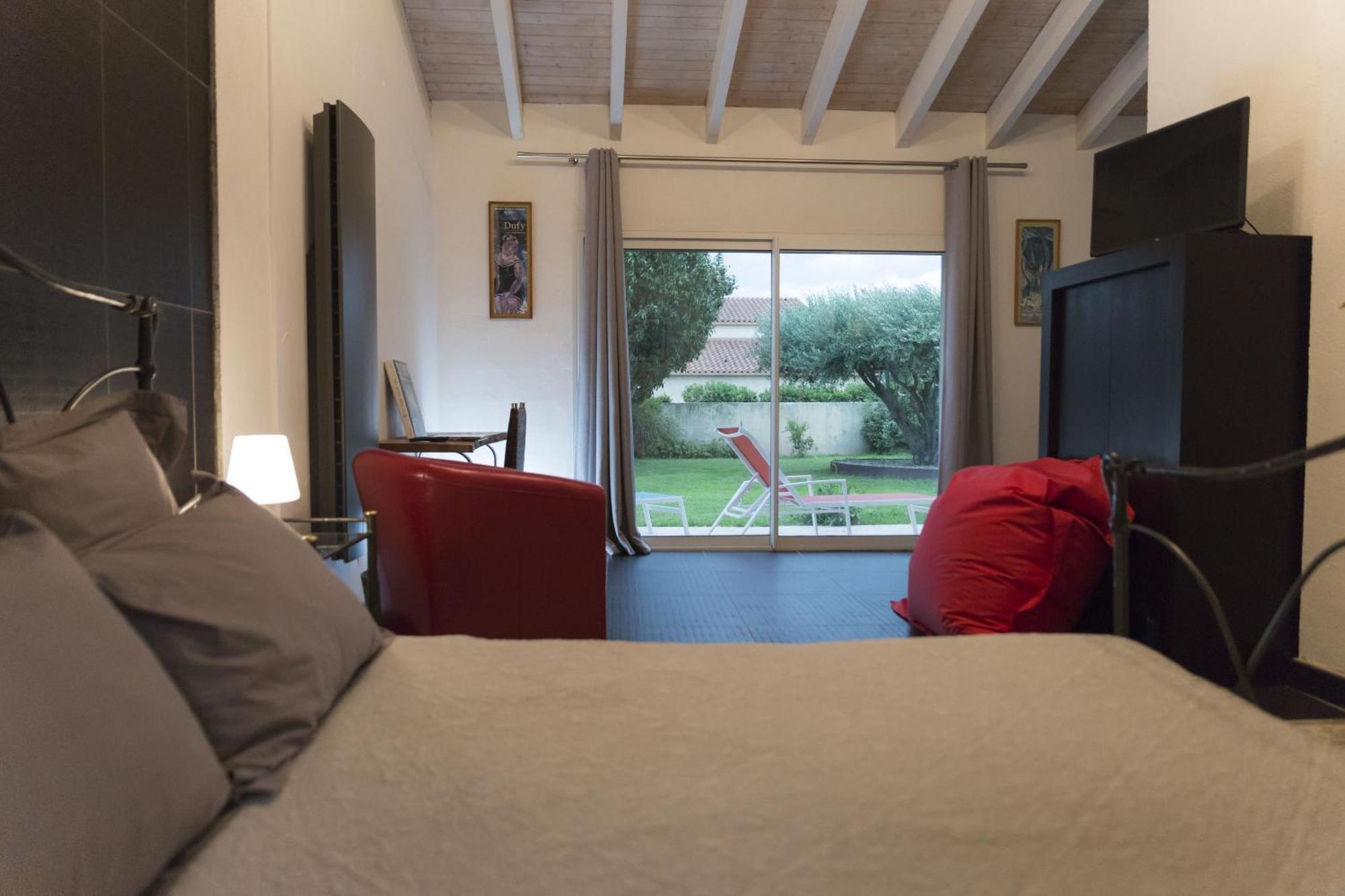 La Casa Nert Hotel Millas Екстериор снимка